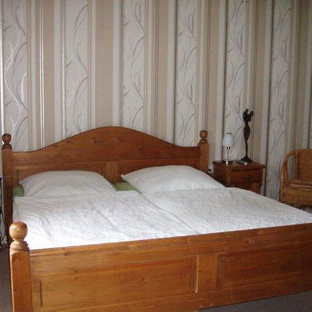Pension Haus Am Hirschsprung Вилинген Екстериор снимка