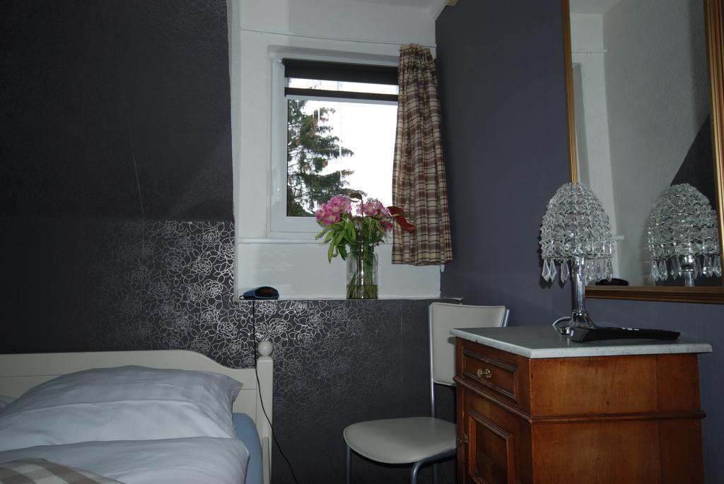 Pension Haus Am Hirschsprung Вилинген Екстериор снимка